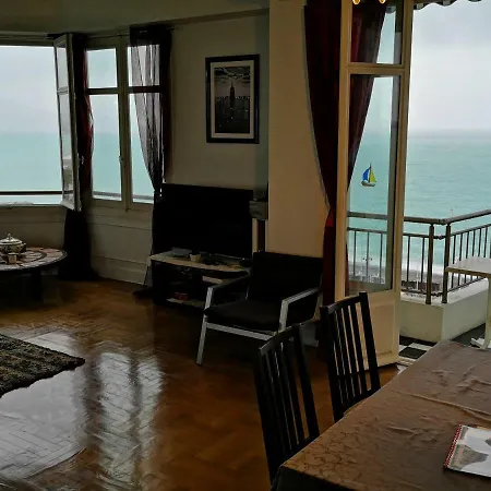 Daire Le Mirage, Sea Front View, 3 Bedrooms, 100m *